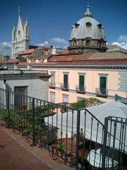 Bella Art Gallery Naples